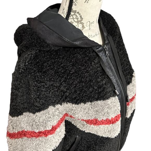 BLANC NOIR Faux-Fur Cropped Hoodie - Picture 6 of 10